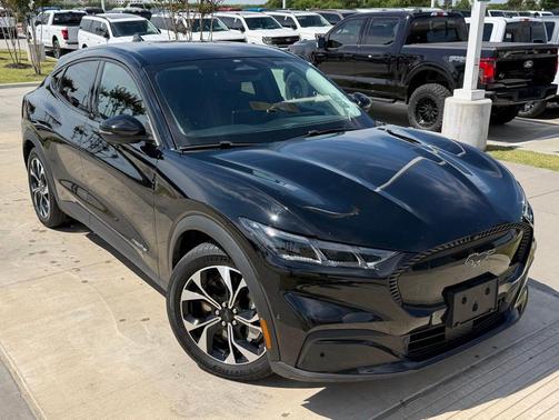 Shadow Black 2024 Ford Mustang Mach-E Select