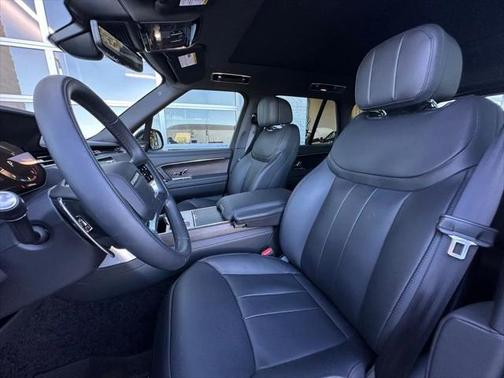 2025 Land Rover Range Rover P400 SE