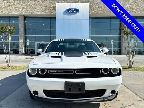 2017 Dodge Challenger SXT