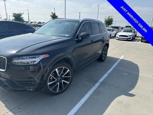 2022 Volvo XC90 T6 Momentum