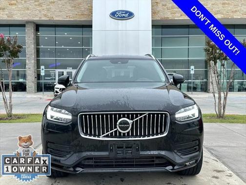 2022 Volvo XC90 T6 Momentum