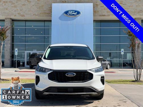 Star White Metallic Tri-Coat 2023 Ford Escape Active