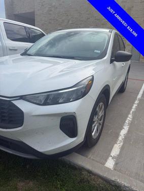 Star White Metallic Tri-Coat 2023 Ford Escape Active