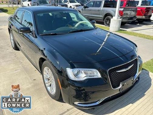 2021 Chrysler 300 Touring