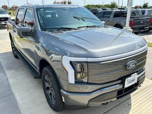 2025 Ford F-150 Lightning LARIAT