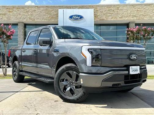 2025 Ford F-150 Lightning LARIAT
