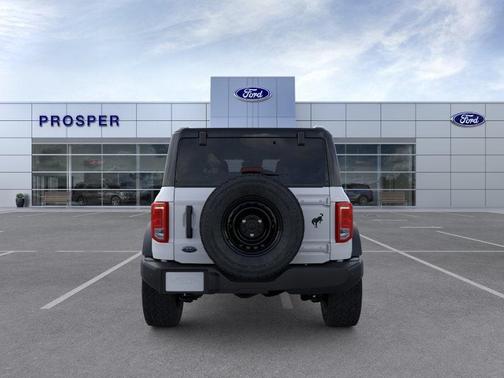 Oxford White 2026 Ford Bronco Big Bend
