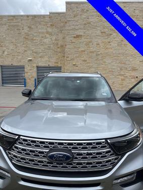 Iconic Silver 2022 Ford Explorer Limited