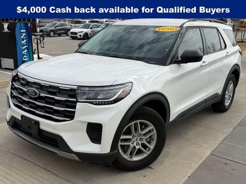 Star White Tri-Coat 2026 Ford Explorer Active