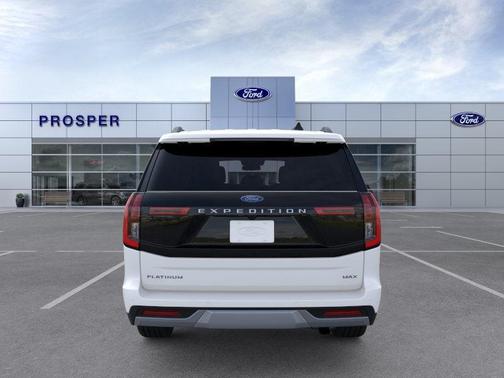 Star White MET TRI-Coat 2026 Ford Expedition Max Platinum