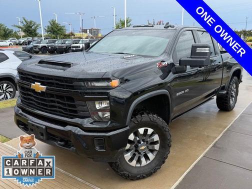 Black 2024 Chevrolet Silverado 2500 Custom