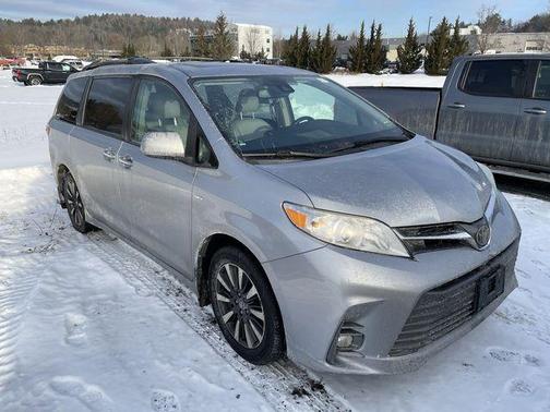 2018 Toyota Sienna XLE Premium