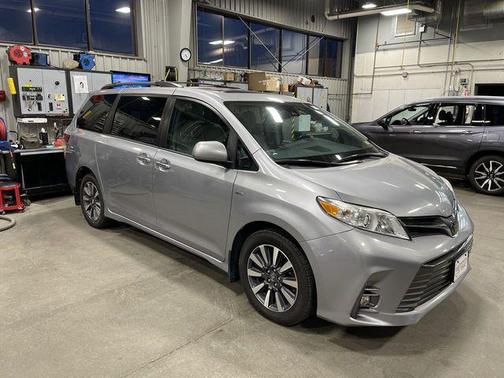 2018 Toyota Sienna XLE Premium