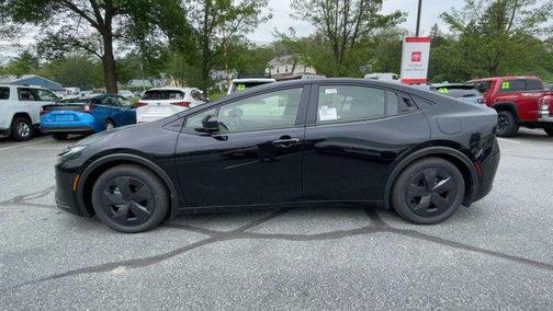 2025 Toyota Prius L