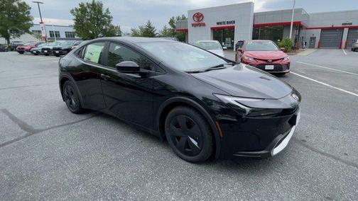 2025 Toyota Prius L