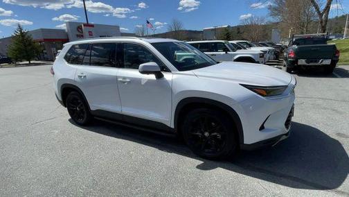 Pearl 2026 Toyota Grand Highlander Platinum