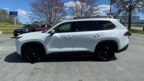 Pearl 2026 Toyota Grand Highlander Platinum