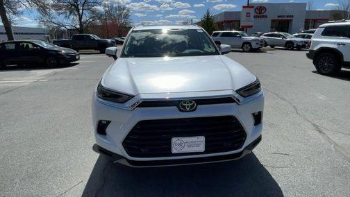 Pearl 2026 Toyota Grand Highlander Platinum