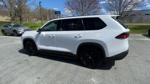 Pearl 2026 Toyota Grand Highlander Platinum
