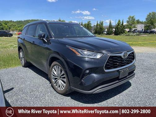 Midnight Black Metallic 2023 Toyota Highlander Platinum