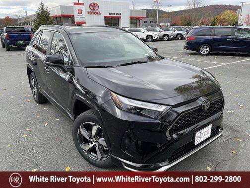 2025 Toyota RAV4 Hybrid SE