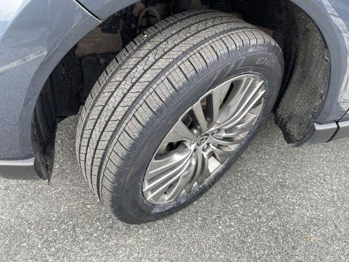 2023 Toyota Venza XLE