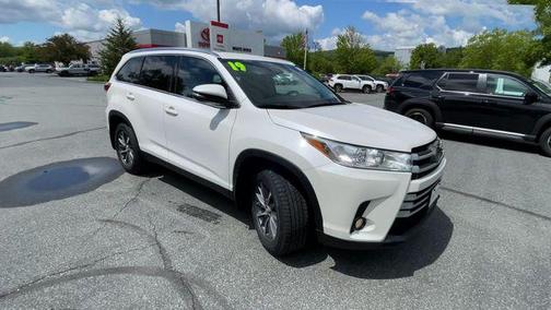 Blizzard Pearl 2019 Toyota Highlander XLE