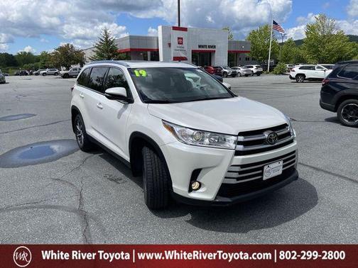 Blizzard Pearl 2019 Toyota Highlander XLE