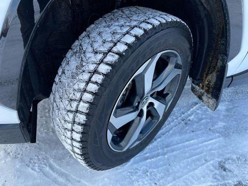 2023 Toyota RAV4 Prime SE