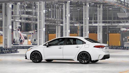 Ice 2027 Toyota Corolla Hybrid SE