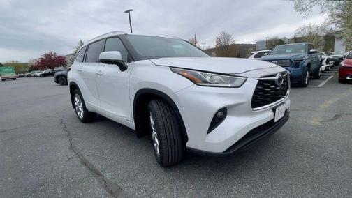 Wind Chill Pearl 2026 Toyota Highlander Hybrid Limited