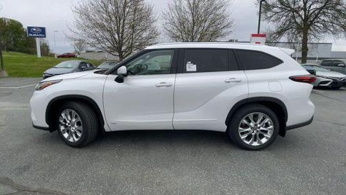 Wind Chill Pearl 2026 Toyota Highlander Hybrid Limited