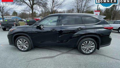 2022 Toyota Highlander Platinum