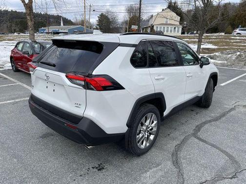 2025 Toyota RAV4 XLE Premium