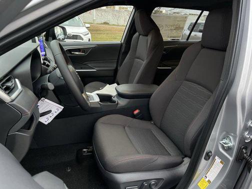 2025 Toyota RAV4 Hybrid SE