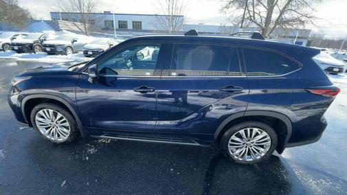 2024 Toyota Highlander Platinum