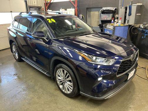 2024 Toyota Highlander Platinum