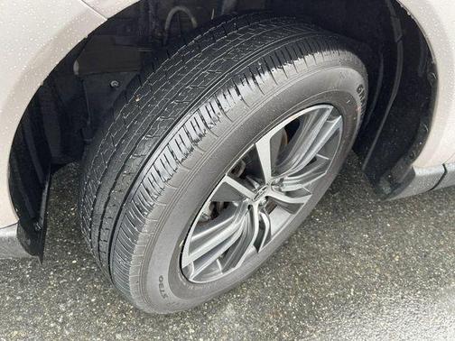 Titanium Glow 2023 Toyota Venza LE