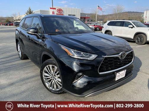 Midnight Black Metallic 2023 Toyota Highlander Platinum