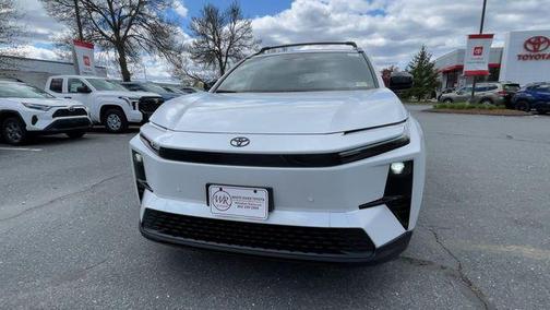 Pearl 2026 Toyota C-HR SE