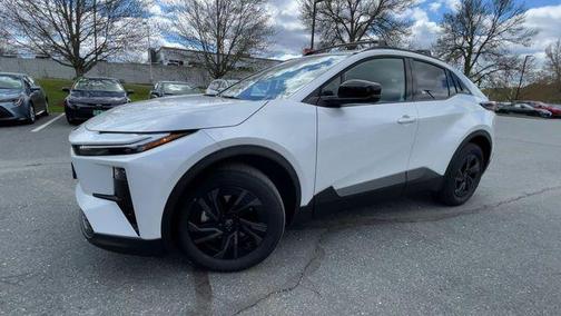 Pearl 2026 Toyota C-HR SE