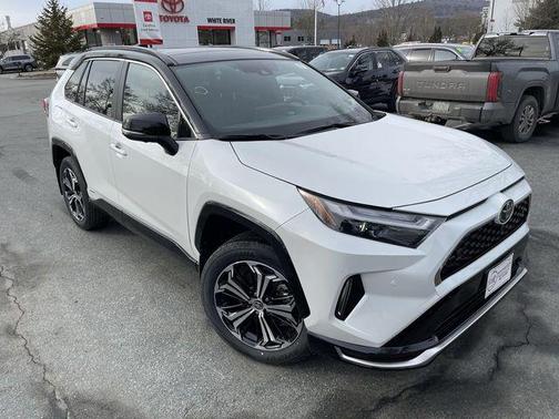 2025 Toyota RAV4 Hybrid SE