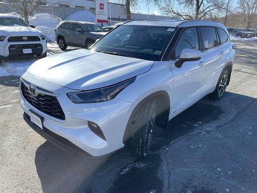 2026 Toyota Highlander Hybrid XLE