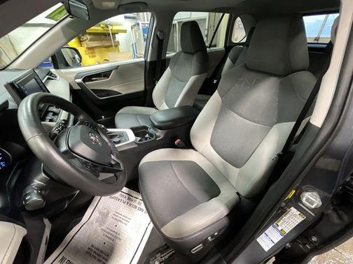 Magnetic Gray Metallic 2021 Toyota RAV4 Hybrid XLE