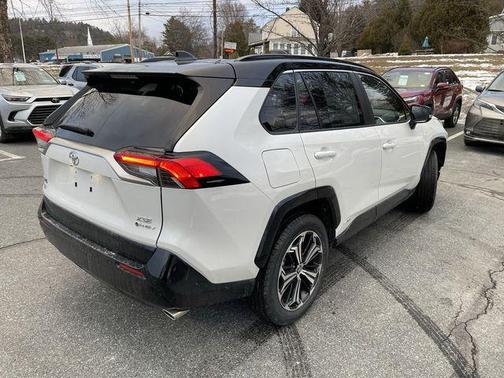 2025 Toyota RAV4 Hybrid SE