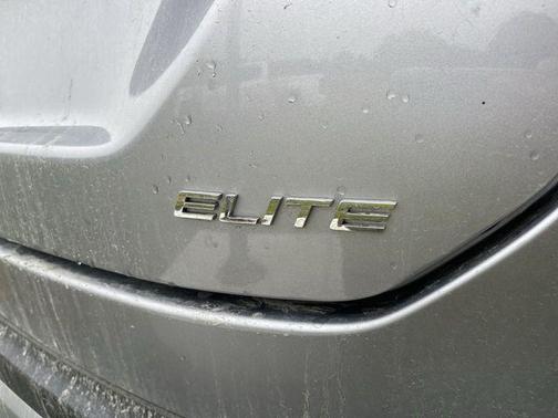 Gray 2023 Honda Pilot AWD Elite