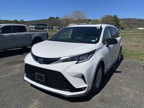 2022 Toyota Sienna XSE 7 Passenger
