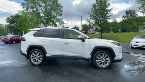 2019 Toyota RAV4 XLE Premium