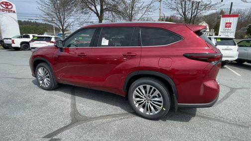 2025 Toyota Highlander Hybrid Platinum