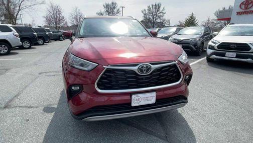 2025 Toyota Highlander Hybrid Platinum